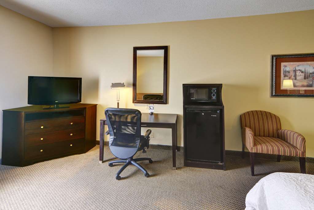 Hampton Inn & Suites Lawton Pokoj fotografie
